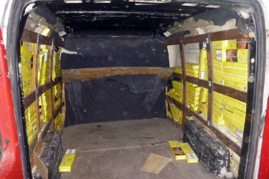Калининградец лишился машины, пытаясь провезти 1500 пачек сигарет из Литвы