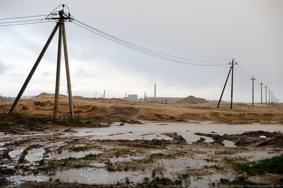 И Остров плывет: что происходит в «сезон дождей» у нового стадиона