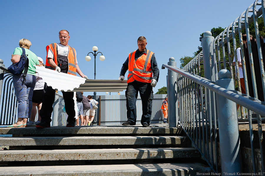Забор поставили, люди остались: в Светлогорске перекрыли часть променада и пляжа (фото)
