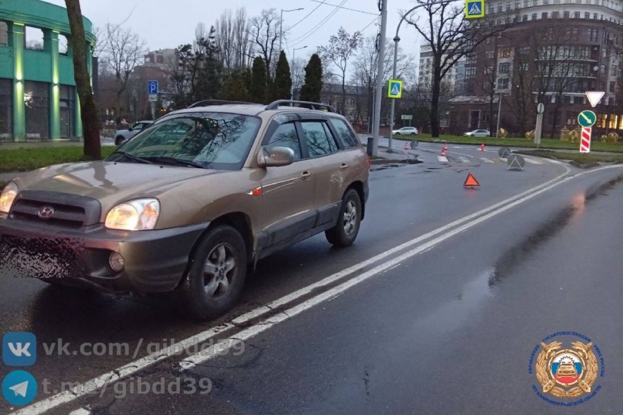 В Калининграде на Донского водитель сбил двух человек на пешеходном переходе