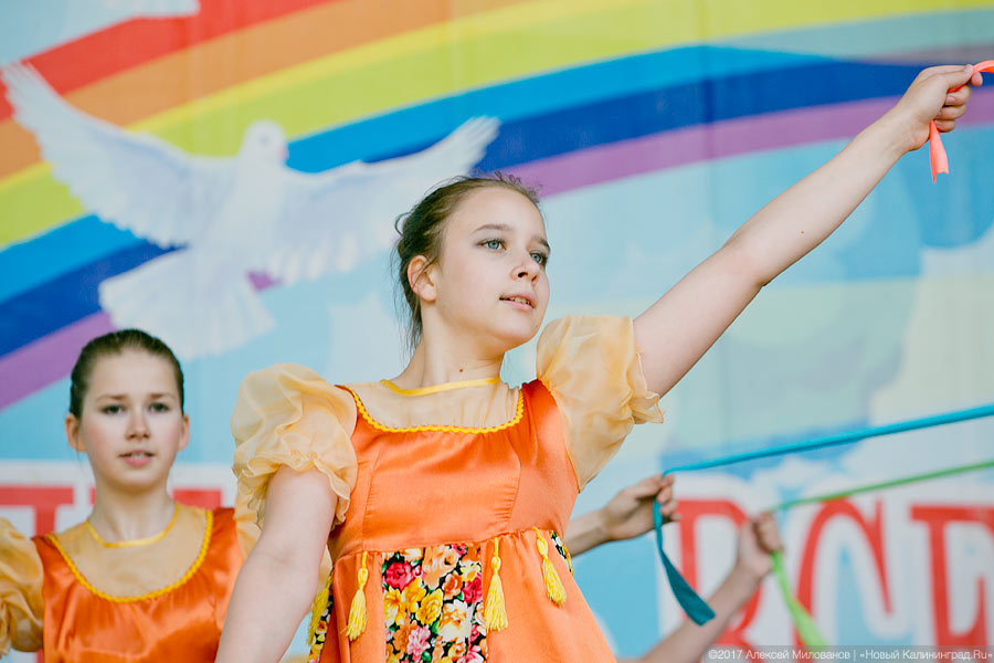 «Пляши от души»: в Центральном парке Калининграда лето встретили танцами