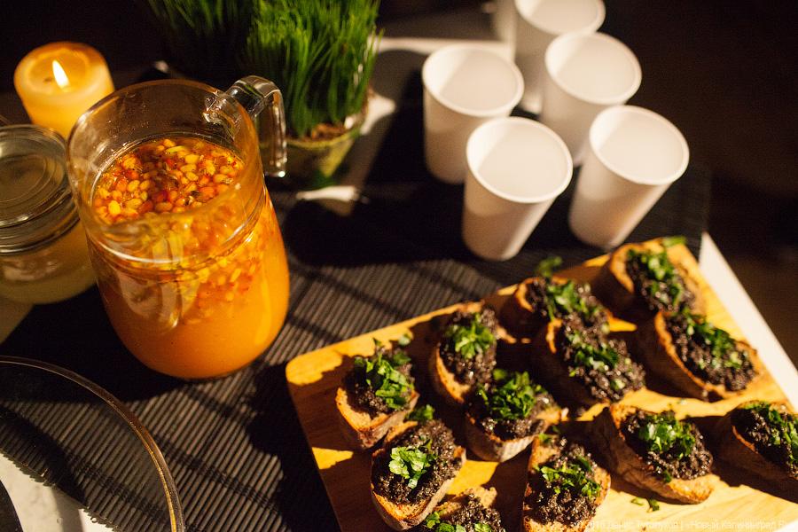 Суп с горошком и «янтарные» роллы:  «International lunch» в «Воротах»