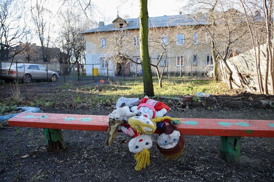 В Калининграде выявлены злоупотребления при ремонте детских площадок на 1 млн рублей