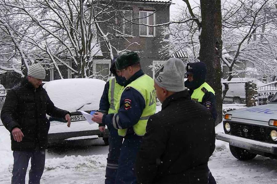В Калининграде скутер с пьяными водителем и пассажиром врезался в грузовик (+фото)