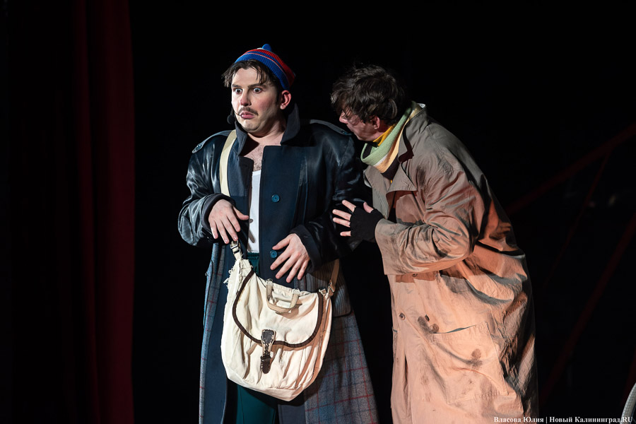 С интонациями The Beatles: в Музыкальном театре показали «Гоголюцинации Чичикова» (фото)