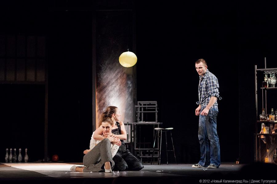 «Трамвай „Желание“ останавливается здесь»: фоторепортаж со спектакля