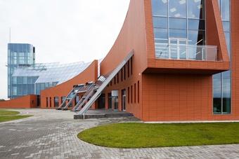 «Дженерал Сателайт»: 200 человек в Гусеве были уволены из-за проблем на границе с Литвой