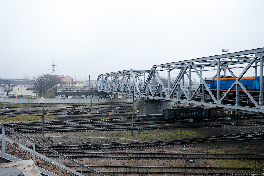 На Суворова без перемен: как «едет» мост через неделю после открытия 