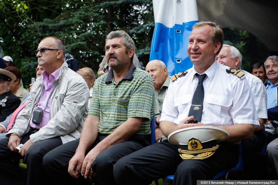 Сын за отцом: министр сельского хозяйства Николай Федоров посетил область