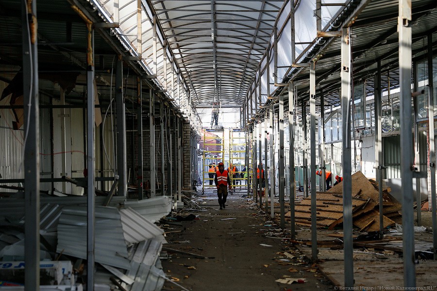 Последние могикане: как сносят промтоварные ряды Центрального рынка (фото)