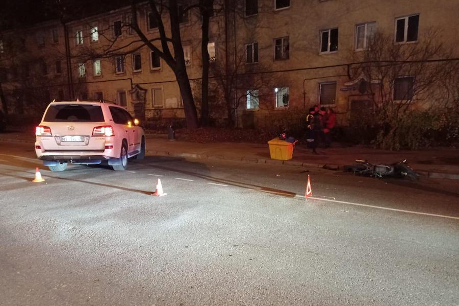 В Калининграде «Лексус» сбил 16-летнего мотоциклиста (фото)