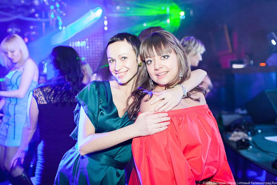 «В полный голос»: фоторепортаж с клубного концерта Алисы Гелисс