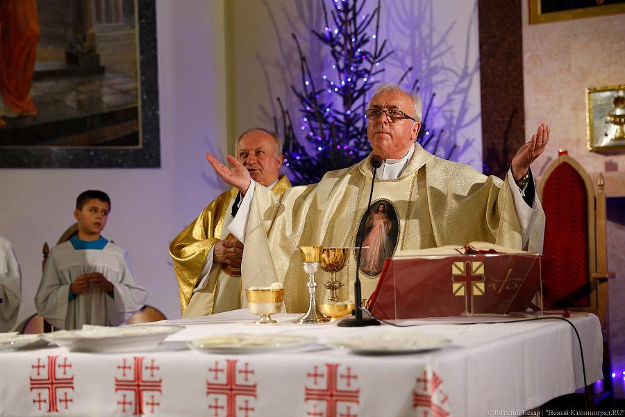 Сочельник, свечи, тишина: как встречали католическое Рождество в Калининграде