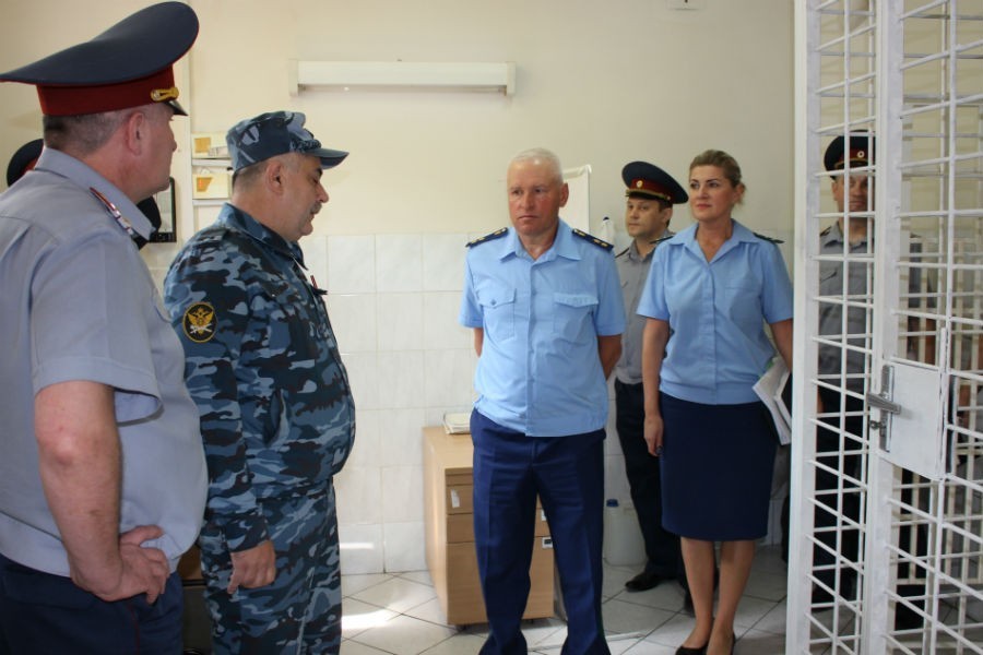 Прокурор области Сергей Хлопушин нашел в СИЗО проблемы с медициной