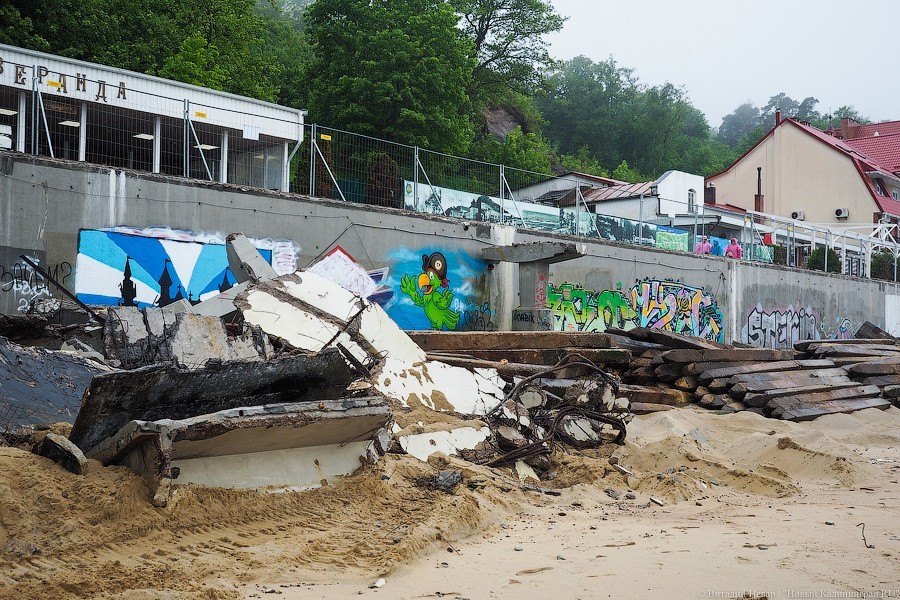 Обломки прошлого: как в Светлогорске разбирают старый променад (фото)