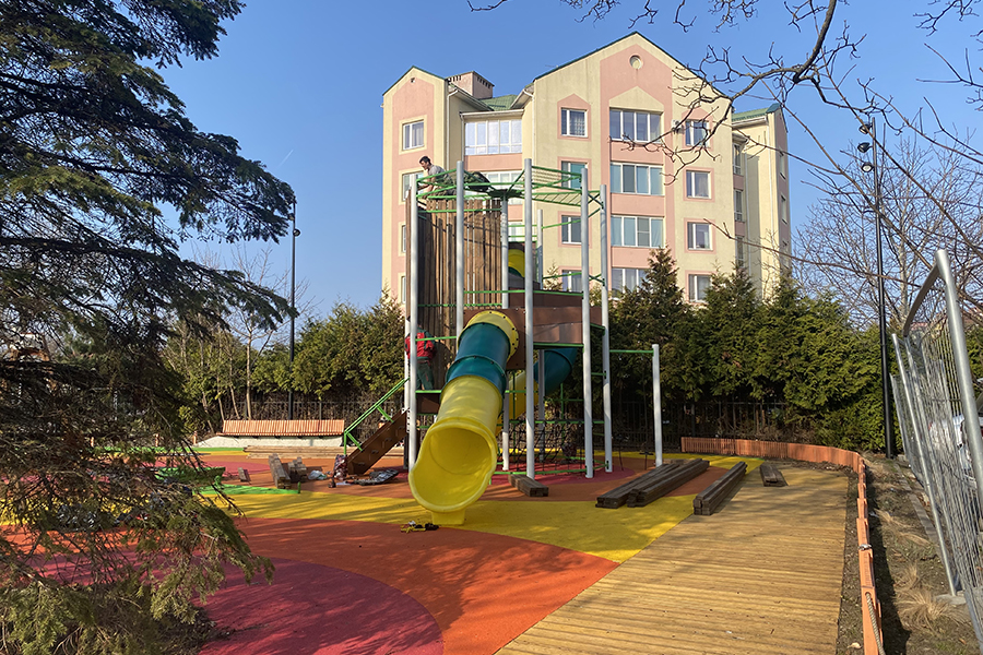 Экспертиза признала площадку на Верхнем озере небезопасной для детей