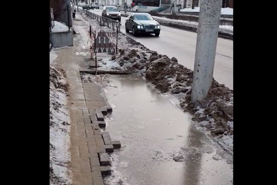 Мэрия потребовала у энергетиков убрать опасный раскоп на проспекте Мира (видео)