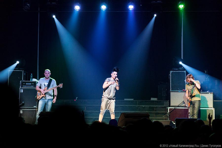 «Ну вот и поговорили»: фоторепортаж с концерта певицы Елки