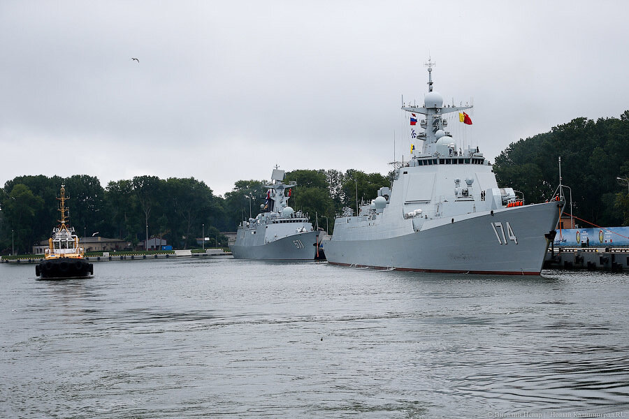 Корабли Балтфлота доставят материалы для строительства медцентра в Калининграде