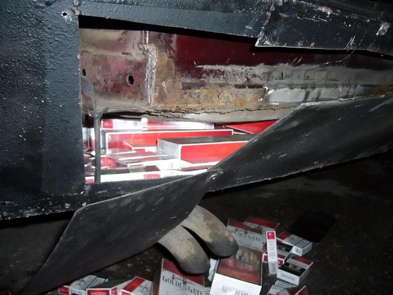 Житель Литвы пытался вывезти контрабандой 1,3 тыс пачек сигарет «для себя» (+фото)