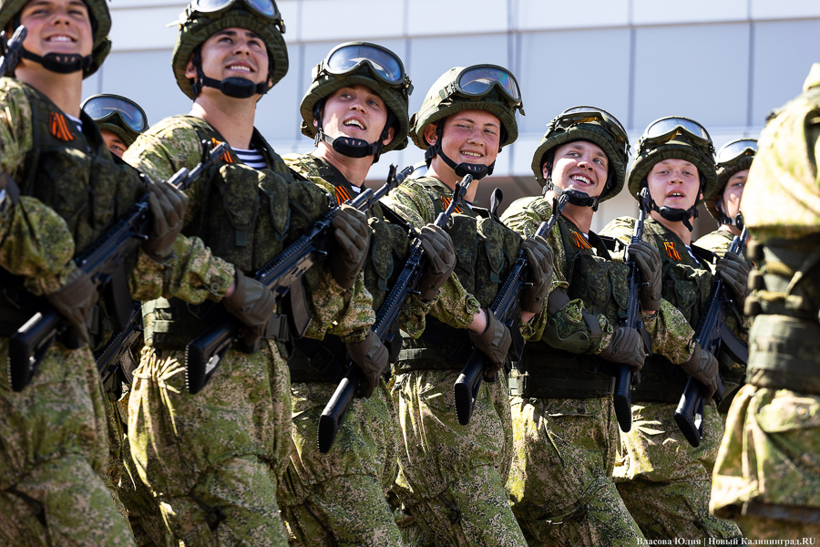 Парад Победы в Калининграде 9 мая (фоторепортаж)