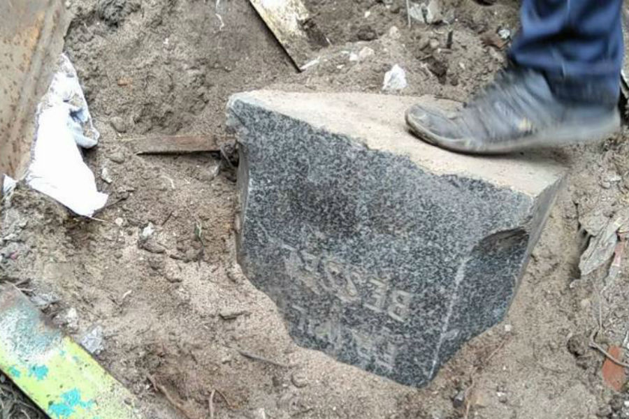 На стройплощадке под Калининградом нашли постамент памятника Бесселю (фото)