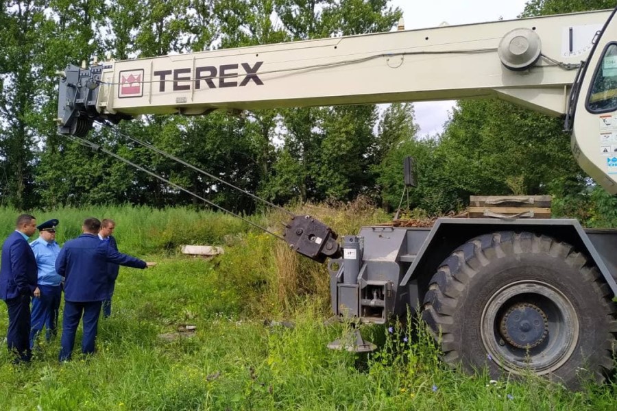 Под Нестеровом управляющий фирмой погиб под колесами автокрана