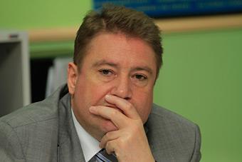 Медведев потребовал от Бооса решить вопрос с помощью пострадавшим от засухи на селе