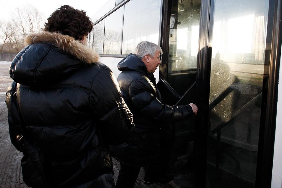 Изумительная тенденция: как сотрудники мэрии Калининграда проверяли состояние автобусов (фото)