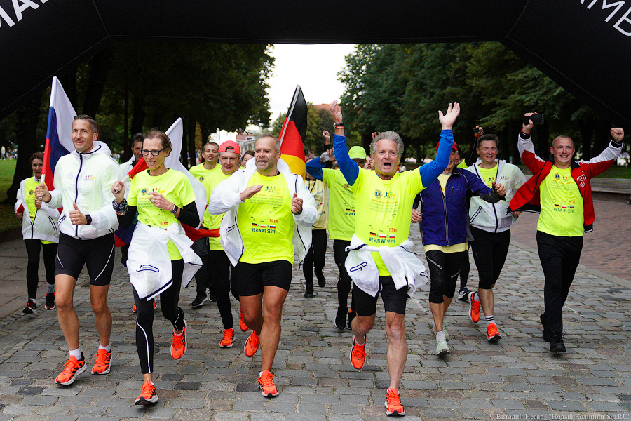 Бежим, чтобы помочь ходить: атлеты преодолели 717 км от Берлина ради детей с ДЦП