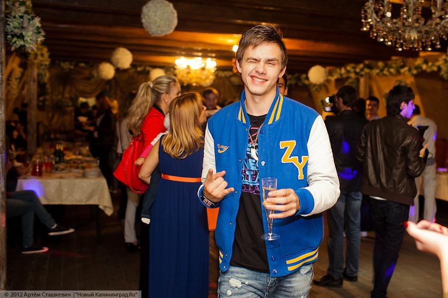 «Под покровом тьмы»: фоторепортаж с вечеринки фотографов