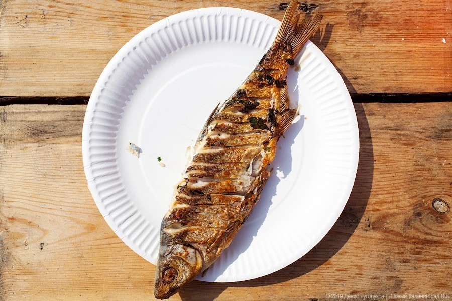 Съесть рыбца, а не собаку: почему мы любим деревенские праздники в Ниде