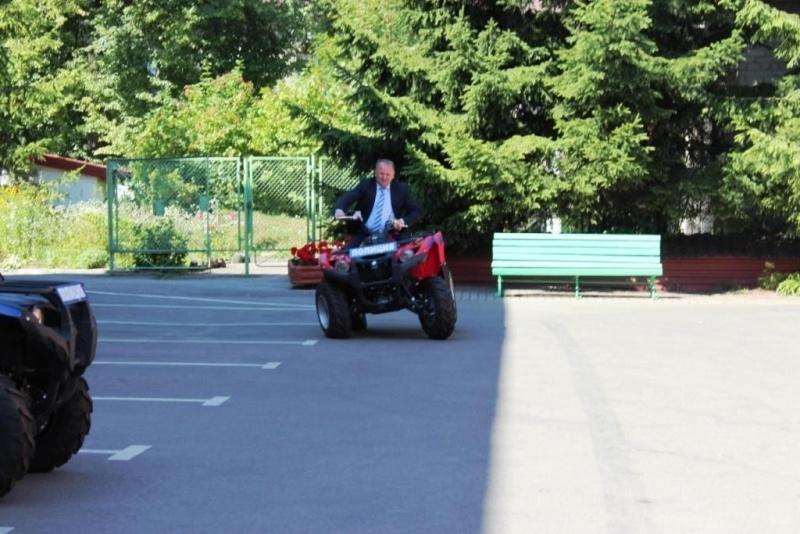 Мартынов и Цуканов прокатились на квадроциклах для ловли лихачей на пляжах (фото)