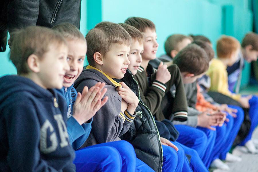 «Прыгучий спорт»: фоторепортаж с соревнований по прыжкам на батуте