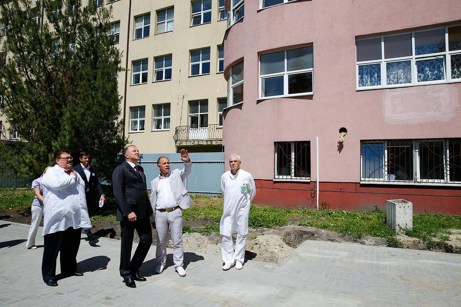 «Скорая» под крышей: как идет ремонт в калининградской областной больнице