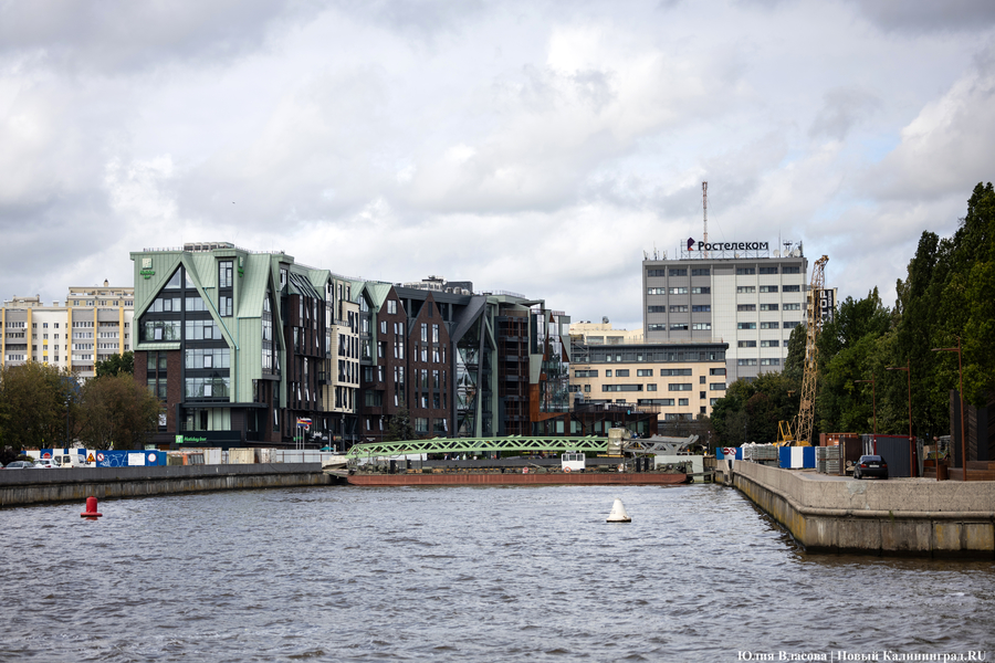 От «Юности» до Канта: в Калининграде монтируют арочный пролёт Философского моста (фото)