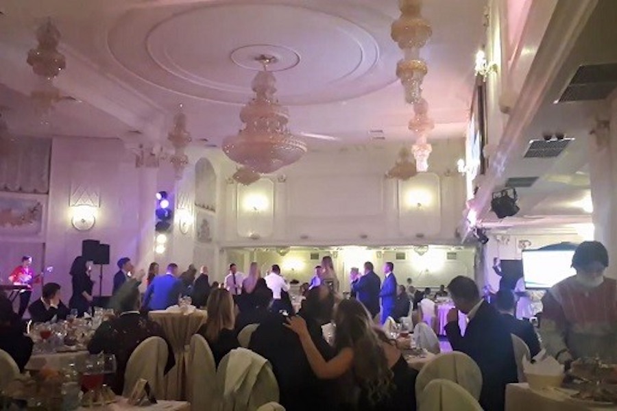 Для «Опоры России» прошел ужин от имени губернатора, на видео танцуют люди без масок