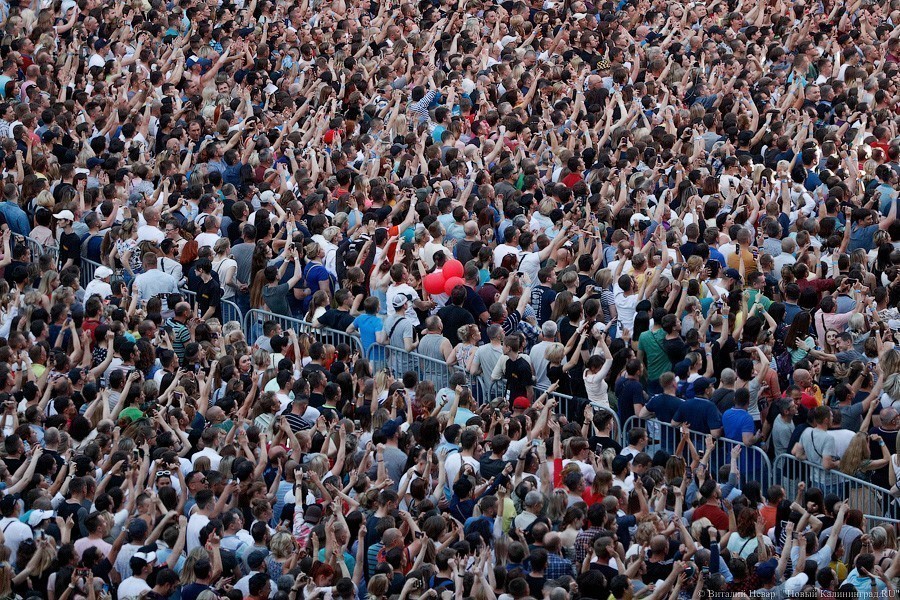 Ехай [очень далеко]: как «Ленинград» вернул жизнь на калининградский стадион