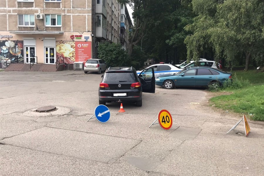 На ул. Лесопильной водитель при движении задним ходом не заметила и сбила пенсионерку