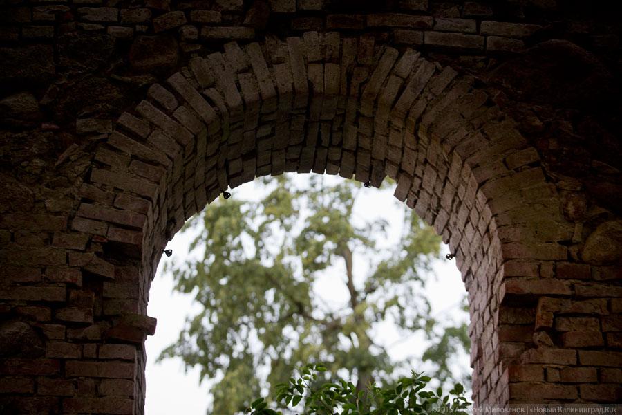 «Когда-то был пожар»: кирха XVIII века в поселке Яблоновка под Озерском