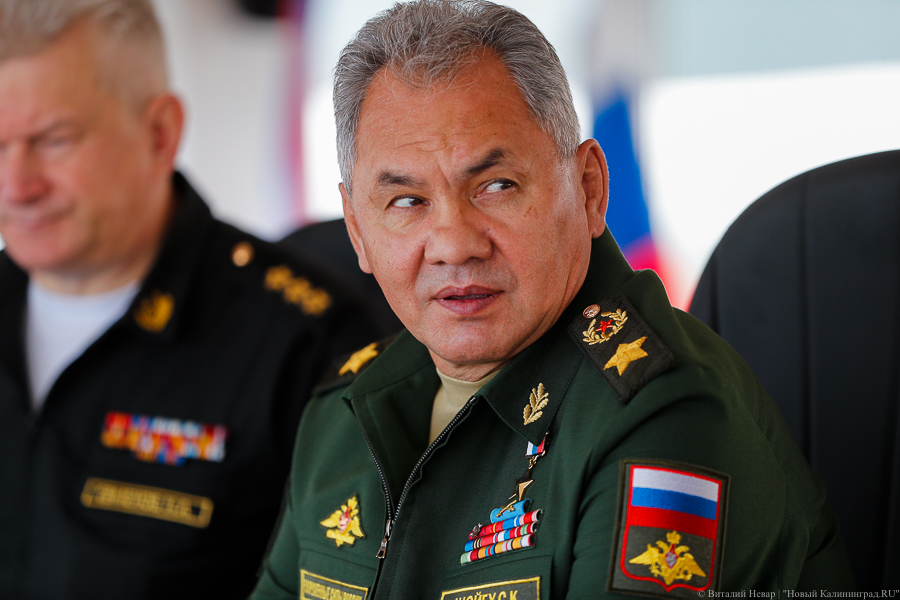 Шойгу: США и НАТО стягивают войска к западным границам России