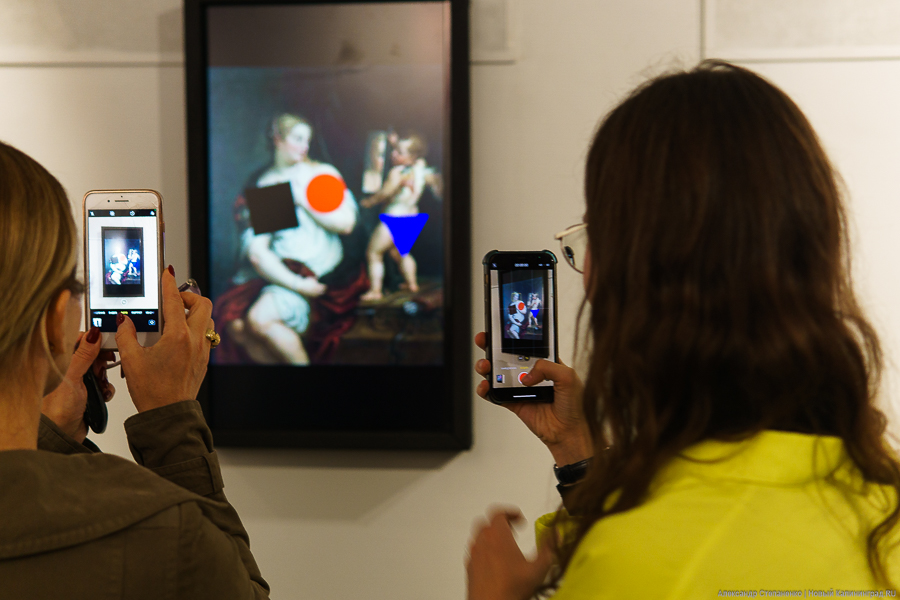 Хлеб, колбаса и «Синие носы»: в Калининграде открылся «Кухонный супрематизм» (фото)