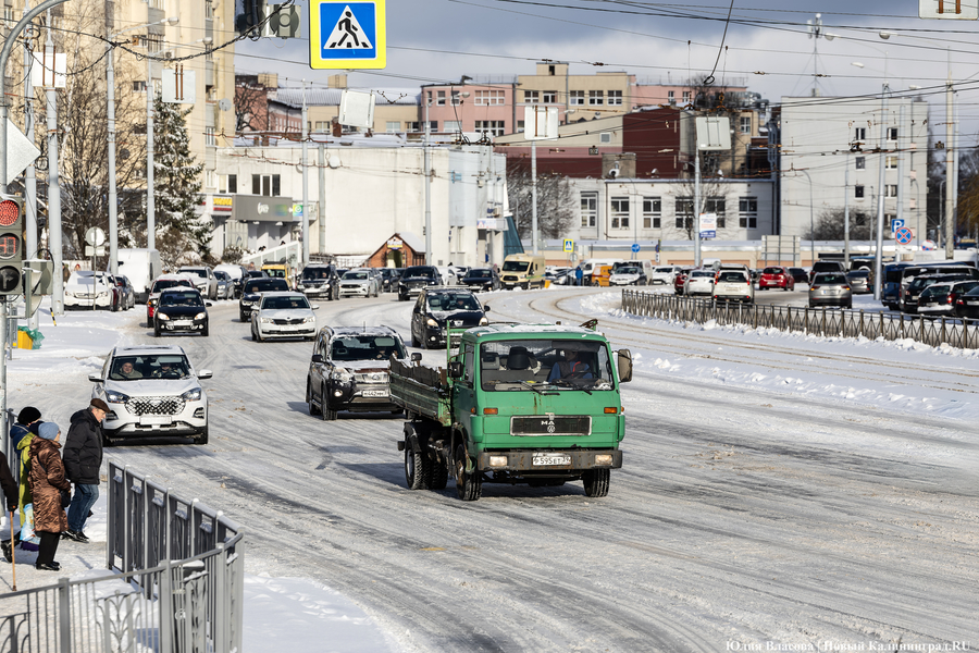 Внезапный снег: Калининград опять оказался не готов к осадкам (фото)