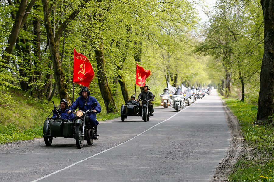 Своими силами: под Калининградом открыли мемориал воинам-мотоциклистам (фото)