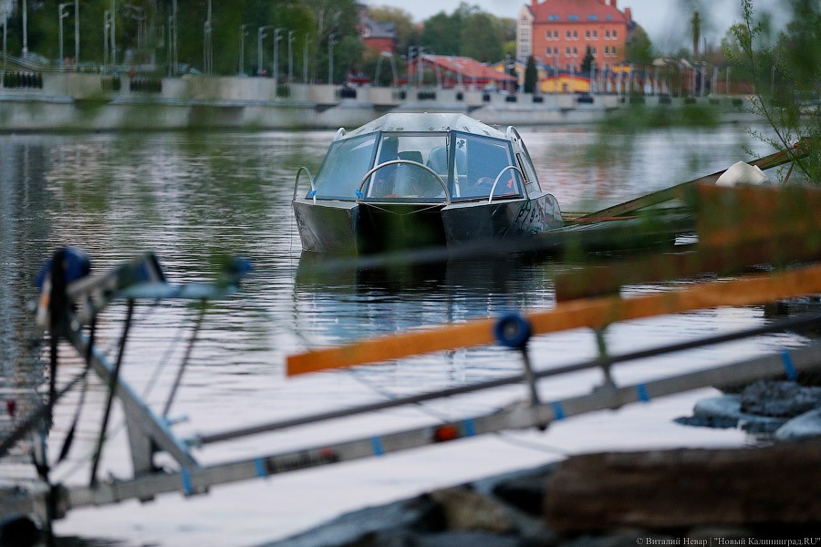 Перепутал педали: как доставали утонувшую «Инфинити»