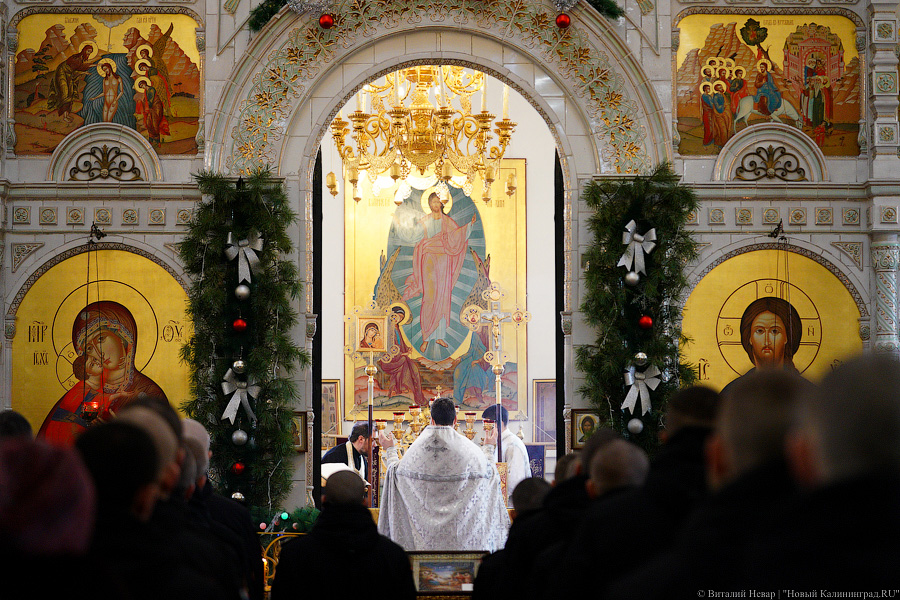 С ними Бог и Андреевский флаг: в Балтийске морпехи прошли крестным ходом к храму (фото)