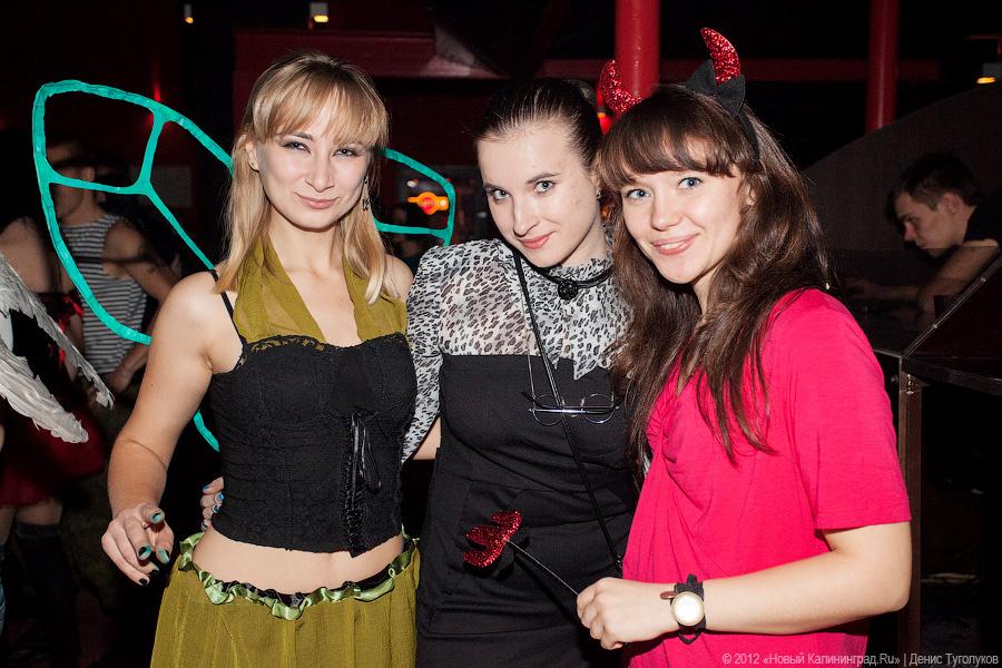 «Живее всех святых»: фоторепортаж с Хэллоуина на «Вагонке»