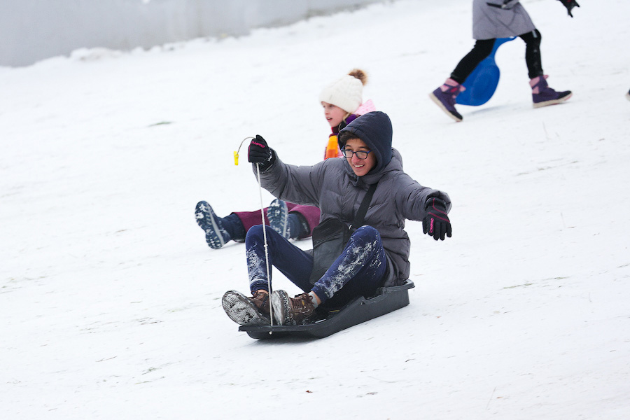 Полет на санках: как в Центральном парке Калининграда с горки катаются (фото)