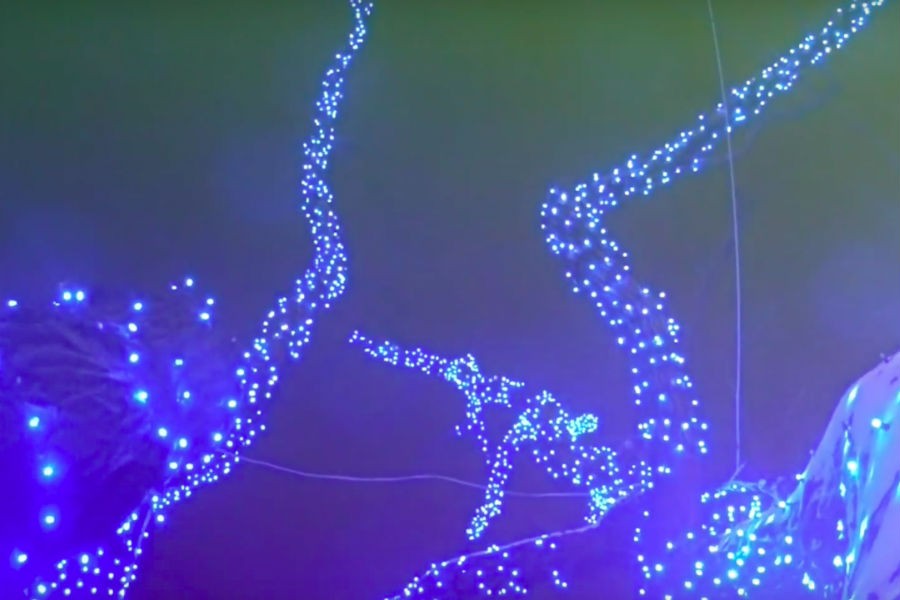 В Немане украсили площадь к Новому году. Жители Советска завидуют и негодуют