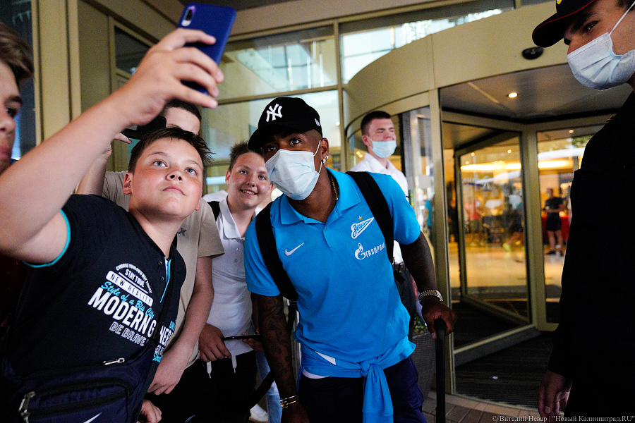 Суперкубок надежды: команды «Локомотив» и «Зенит» прибыли в Калининград (фото)
